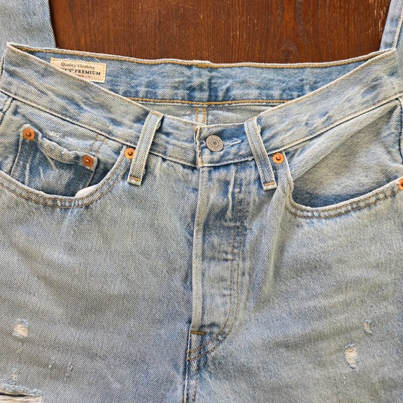 Levis 501 Jeans Womens 24x30 High Rise Straight Distressed Light Wash Raw Hem - Picture 8 of 13